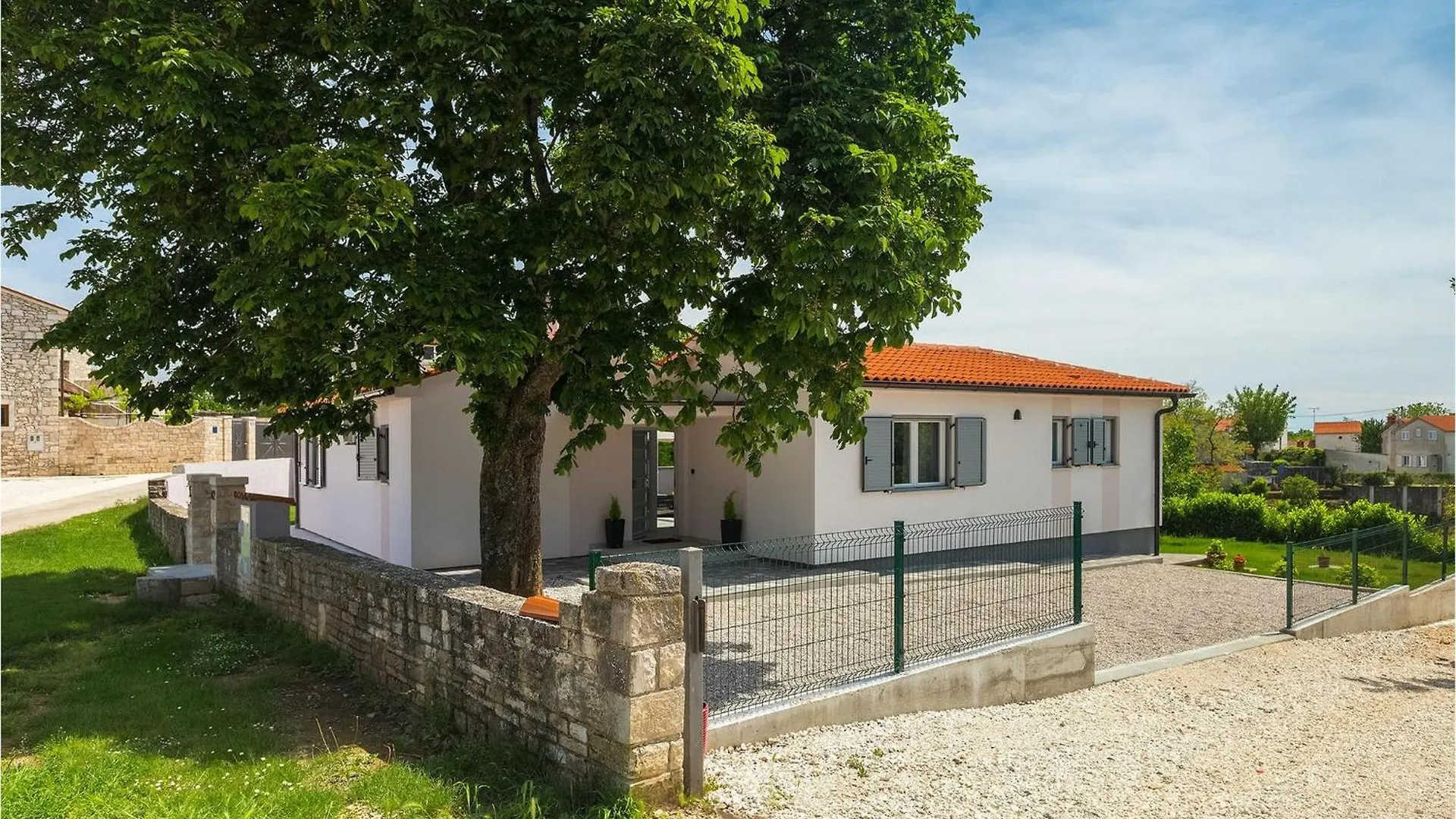 Villa Nana Pula 0*,  Croatia