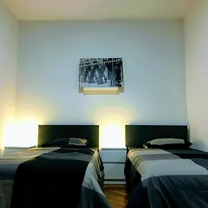 Apartman Center Park And, Póla
