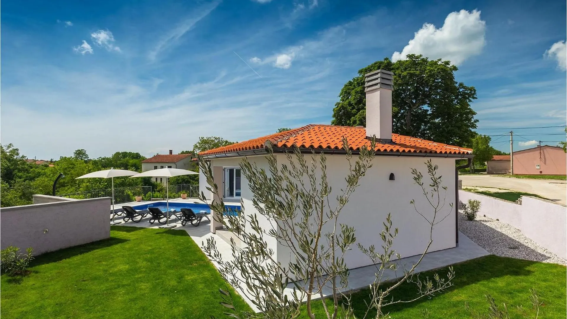 PUY Villa Nana בית נופש