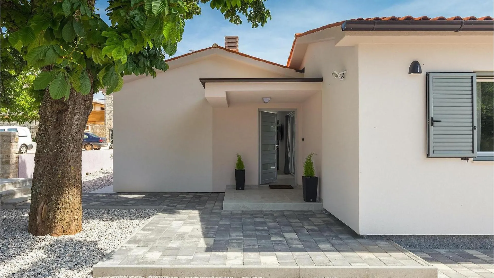 PUY Villa Nana