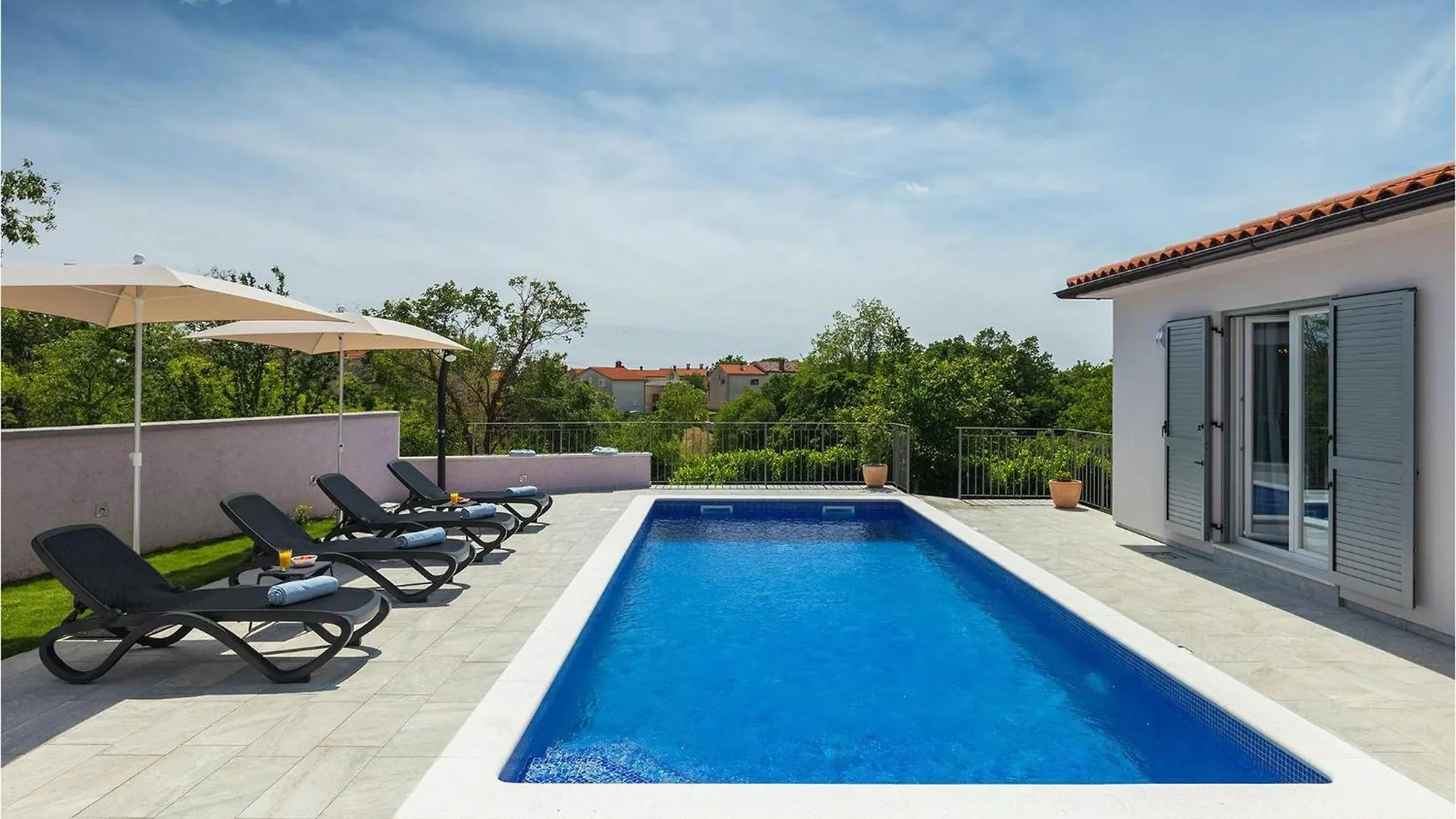 בית נופש PUY Villa Nana